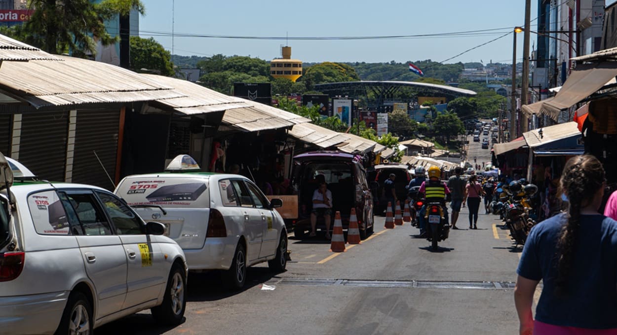 Fila na fronteira com o Paraguai: o que fazer para evitar o congestionamento
